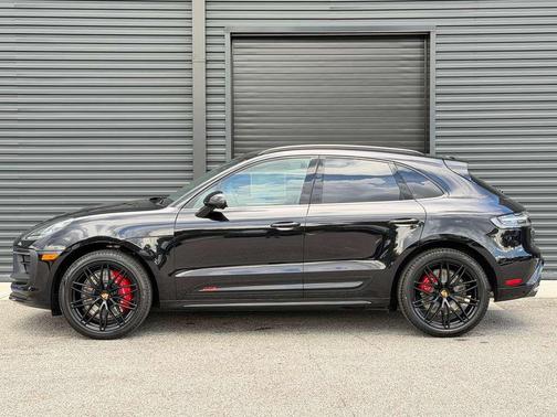 Jet Black 2026 Porsche Macan Macan GTS