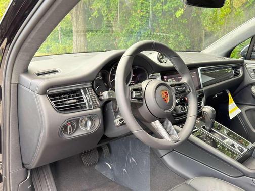 Jet Black 2026 Porsche Macan Macan GTS