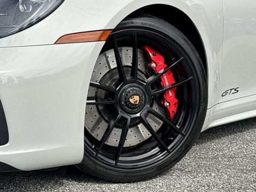 2022 Porsche 911 Carrera GTS
