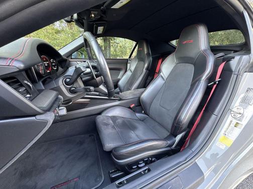 2022 Porsche 911 Carrera GTS
