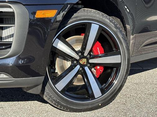 Jet Black 2026 Porsche Macan Macan