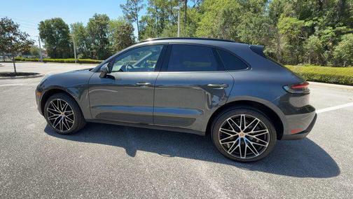 2022 Porsche Macan Base