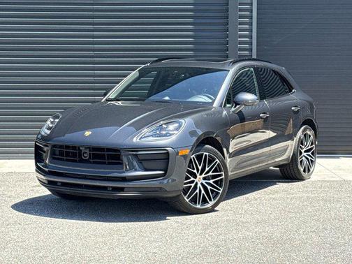 2022 Porsche Macan Base