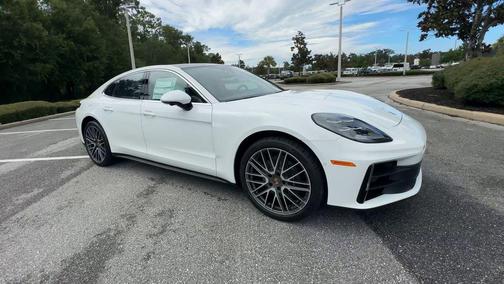 2025 Porsche Panamera 4