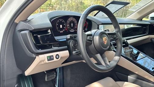 2025 Porsche Panamera 4