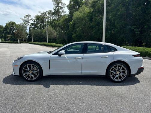 Ice 2026 Porsche Panamera