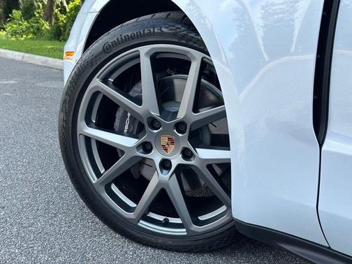 Ice 2026 Porsche Panamera