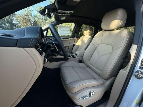 2026 Porsche Macan S