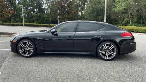 2014 Porsche Panamera 4