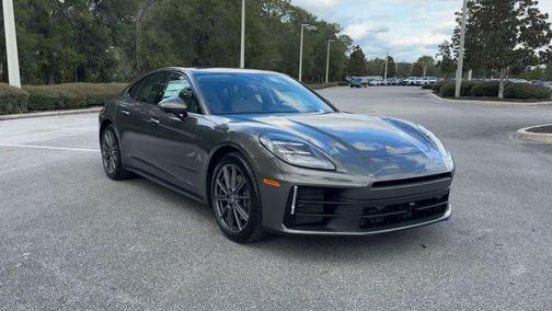 2026 Porsche Panamera 4