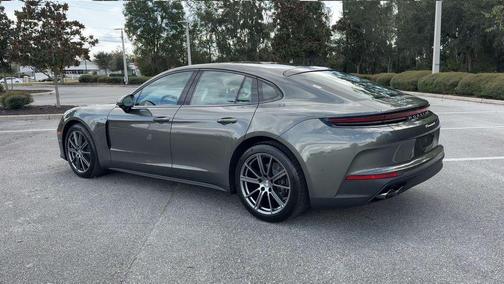 2026 Porsche Panamera 4