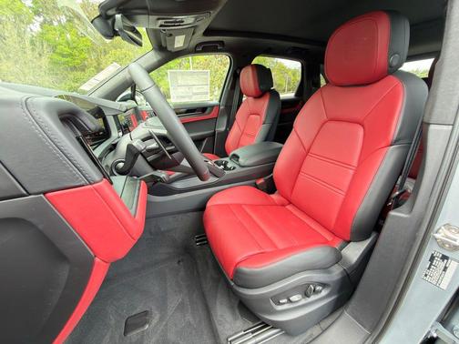 2026 Porsche Cayenne GTS