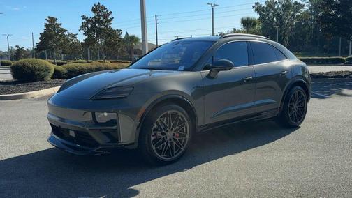 2025 Porsche Macan Turbo