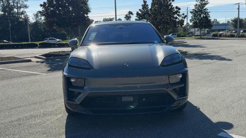 2025 Porsche Macan Turbo