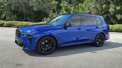 2025 BMW X7 M60i