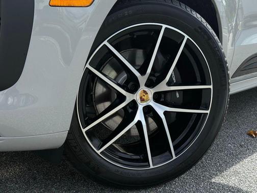 Chalk 2026 Porsche Macan Macan