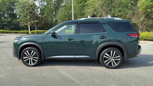 2024 Nissan Pathfinder Platinum FWD