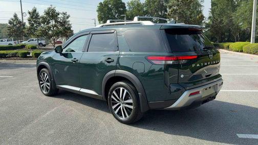 2024 Nissan Pathfinder Platinum FWD