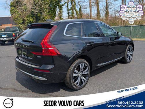 Onyx Black Metallic 2023 Volvo XC60 Plus Bright Theme