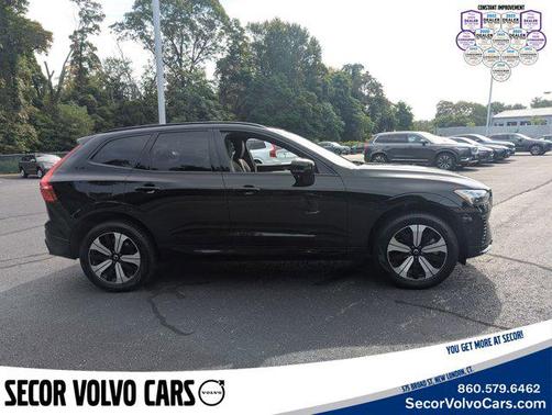 2024 Volvo XC60 Recharge Plug-In Hybrid Plus Dark Theme