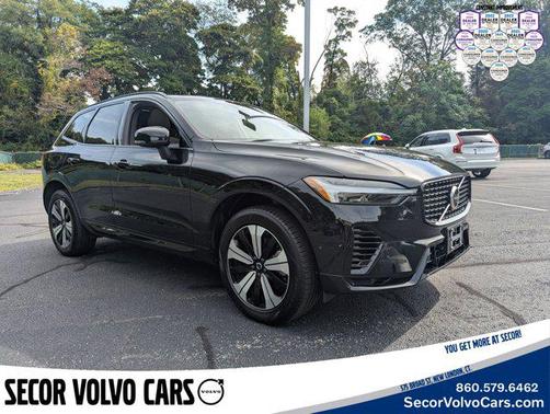 2024 Volvo XC60 Recharge Plug-In Hybrid Plus Dark Theme