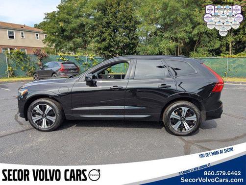 2024 Volvo XC60 Recharge Plug-In Hybrid Plus Dark Theme
