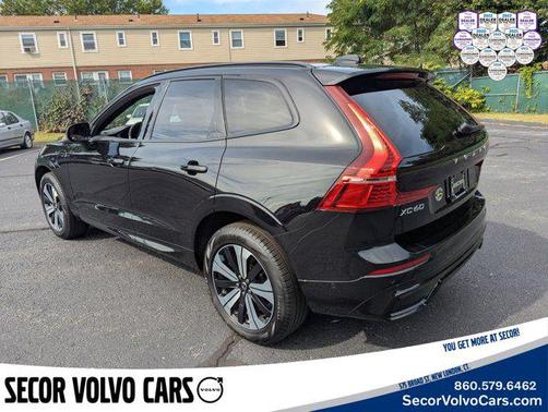 2024 Volvo XC60 Recharge Plug-In Hybrid Plus Dark Theme