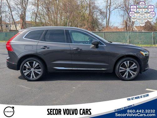 Platinum Gray Metallic 2023 Volvo XC60 Plus Bright Theme