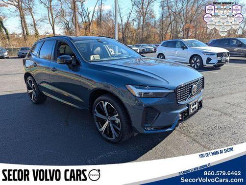 2023 Volvo XC60 Ultimate Dark Theme