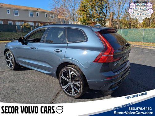 2023 Volvo XC60 Ultimate Dark Theme