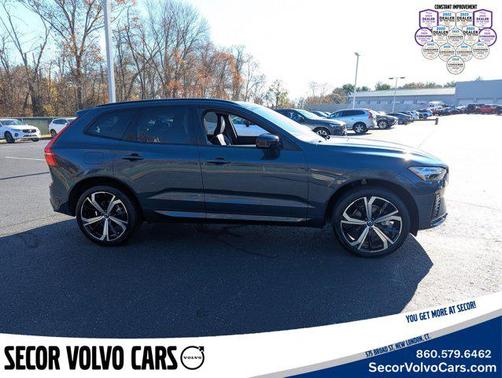 2023 Volvo XC60 Ultimate Dark Theme
