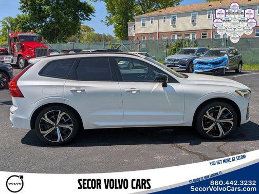 Crystal White Metallic 2023 Volvo XC60 Ultimate Dark Theme