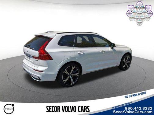 Crystal White Metallic 2023 Volvo XC60 Ultimate Dark Theme