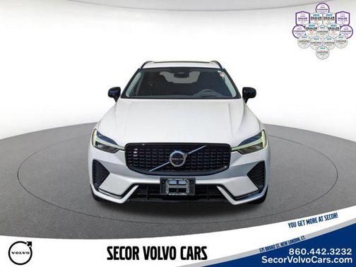 Crystal White Metallic 2023 Volvo XC60 Ultimate Dark Theme