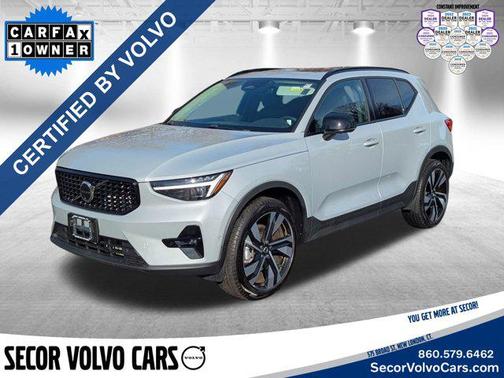 2024 Volvo XC40 Ultimate Dark Theme