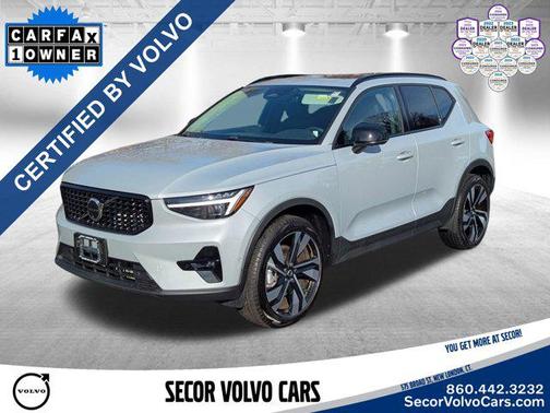 Vapor Gray Metallic 2024 Volvo XC40 Ultimate Dark Theme