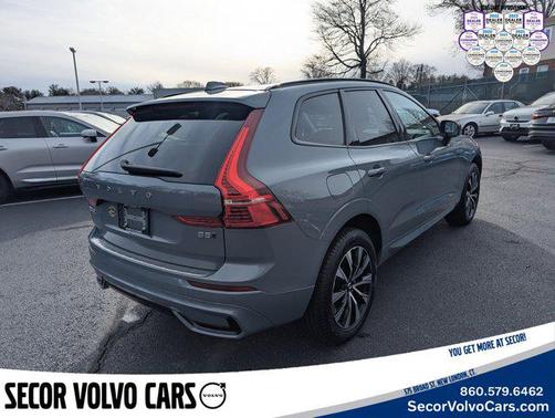2024 Volvo XC60 Core Dark Theme