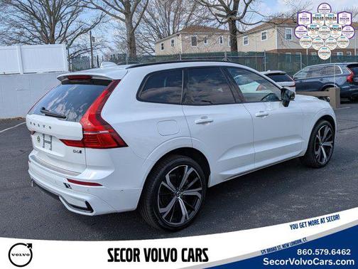 2023 Volvo XC60 Ultimate Dark Theme
