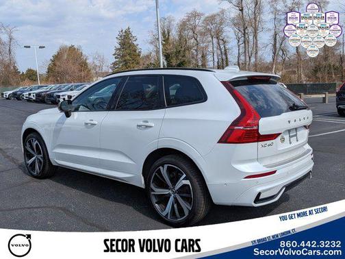 Crystal White Metallic 2023 Volvo XC60 Ultimate Dark Theme