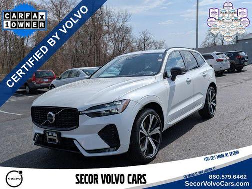 2023 Volvo XC60 Ultimate Dark Theme