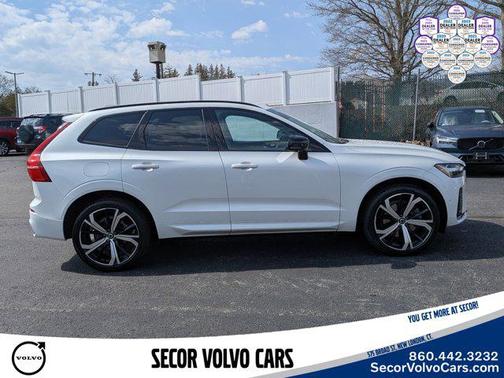 Crystal White Metallic 2023 Volvo XC60 Ultimate Dark Theme