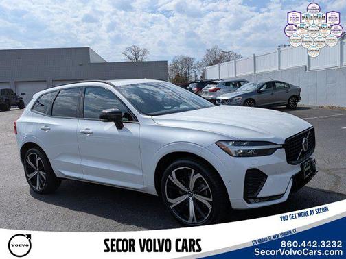Crystal White Metallic 2023 Volvo XC60 Ultimate Dark Theme