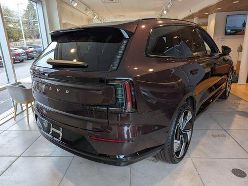 2025 Volvo EX90 Twin Motor Performance Ultra 6-Seater