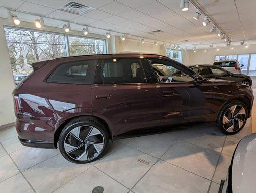 2025 Volvo EX90 Twin Motor Performance Ultra 6-Seater