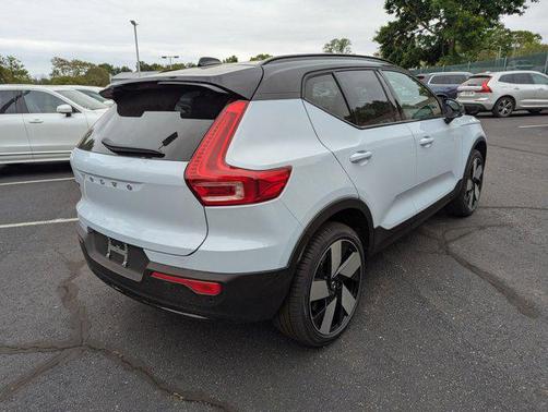 2025 Volvo EX40 Twin Motor Plus
