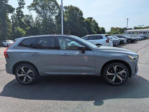 2025 Volvo XC60 B5 Ultra