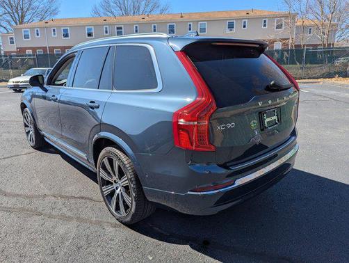 2025 Volvo XC90 Plug-In Hybrid T8 Ultra 6-Seater