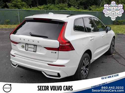 Crystal White Metallic 2024 Volvo XC60 Core Dark Theme