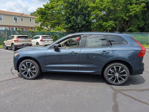 2025 Volvo XC60 Plus