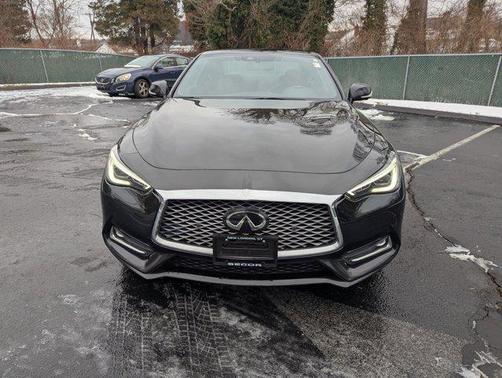 2022 INFINITI Q60 LUXE